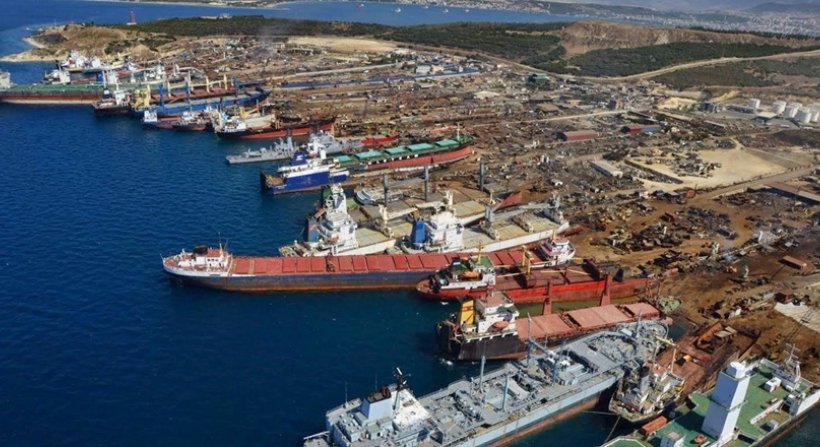 Aliağa Gemi Söküm Bölgesi'nde İş Kazası: Bir İşçi Hayatını Kaybetti